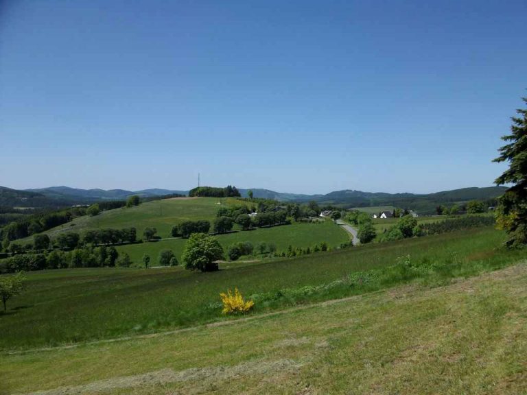Bllick von Oberhundem in Richtung Schwartmecke